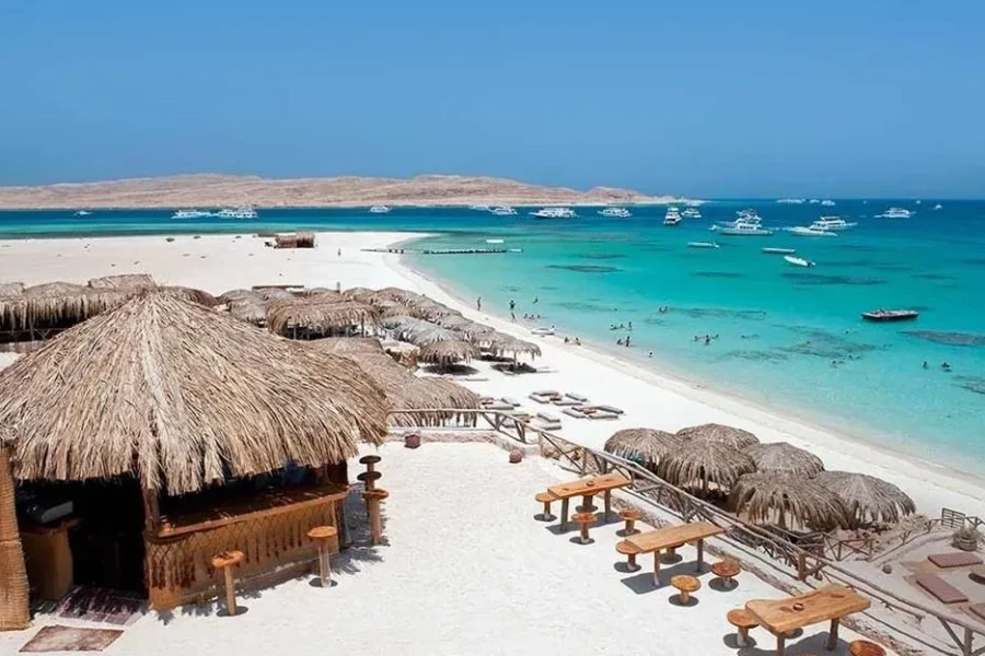 Marsa Alam: Royal Seascope Submarine Cruise with Pickup